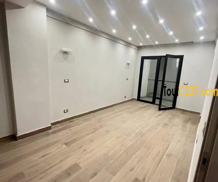 3 Appartements en duplex à louer à Bonapriso, Douala