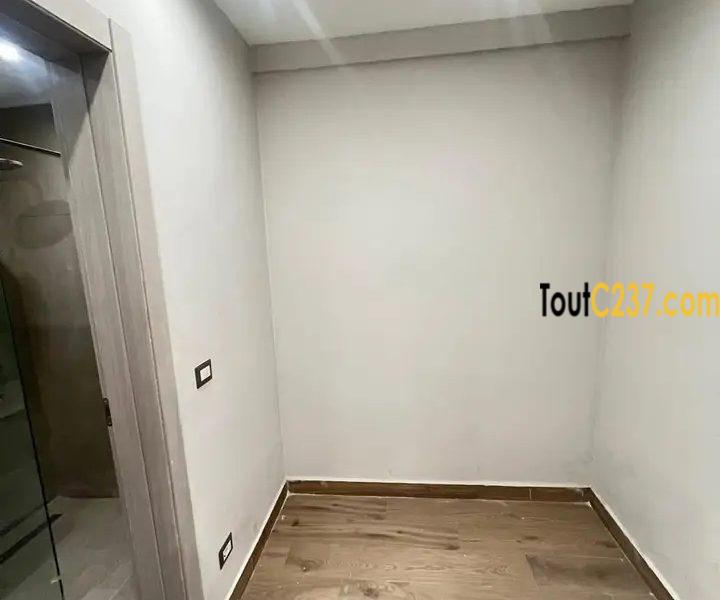 3 Appartements en duplex à louer à Bonapriso, Douala