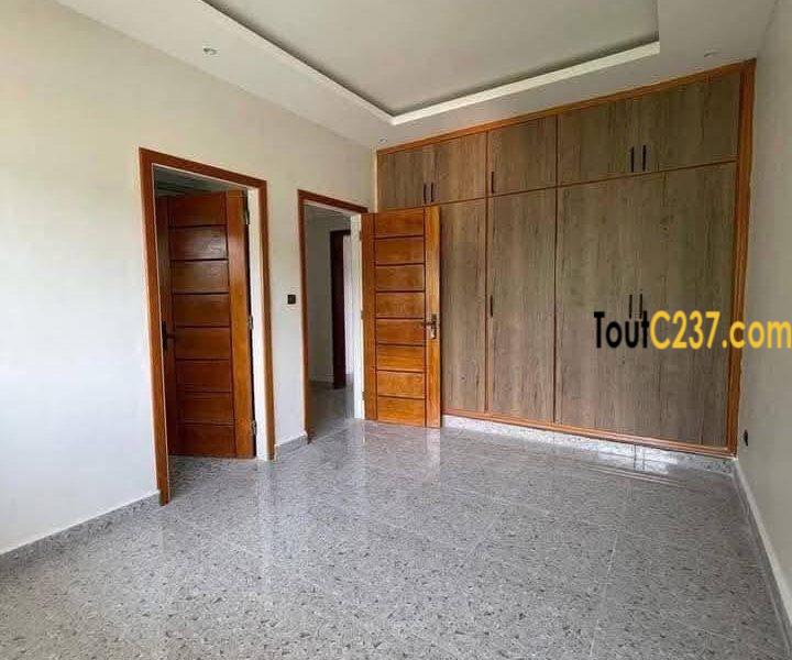 Duplex à louer à Bonapriso Douala