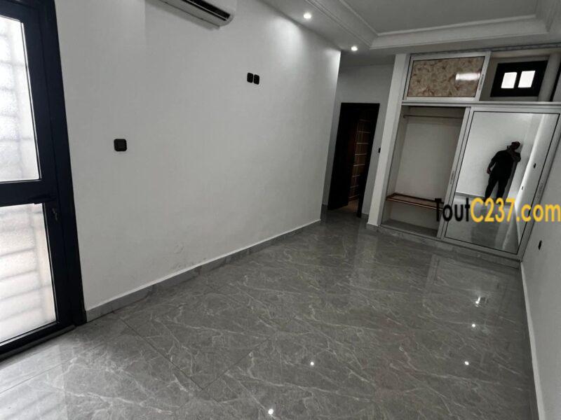 Studio haut standing à louer à Bonapriso Douala