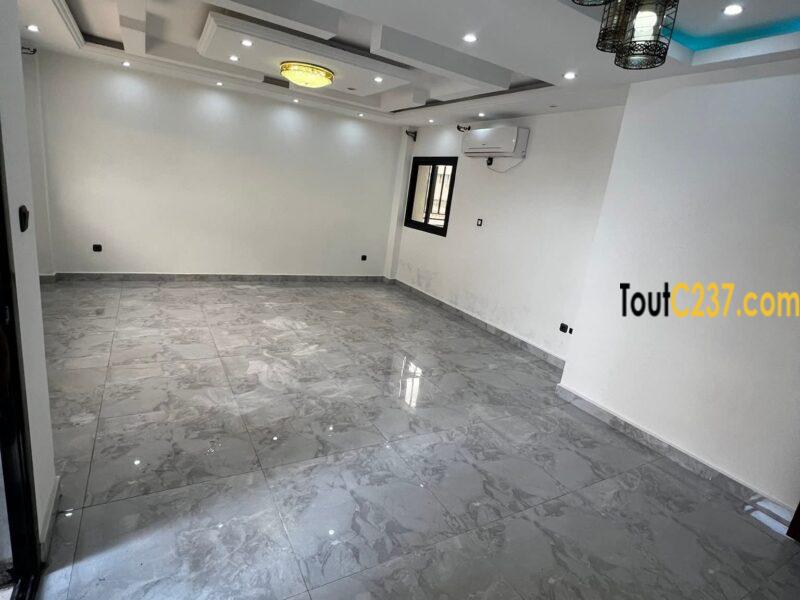 Studio haut standing à louer à Bonapriso Douala