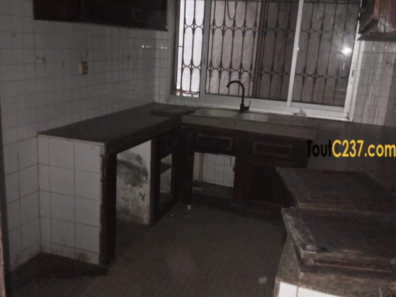 Duplex à louer à Bonapriso Douala