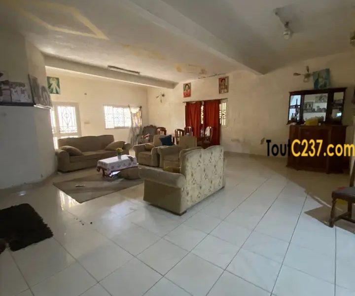 Duplex à louer à Logpom, Douala