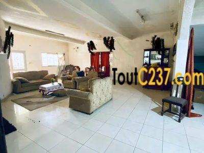 Duplex à louer à Logpom, Douala