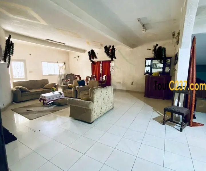 Duplex à louer à Logpom, Douala