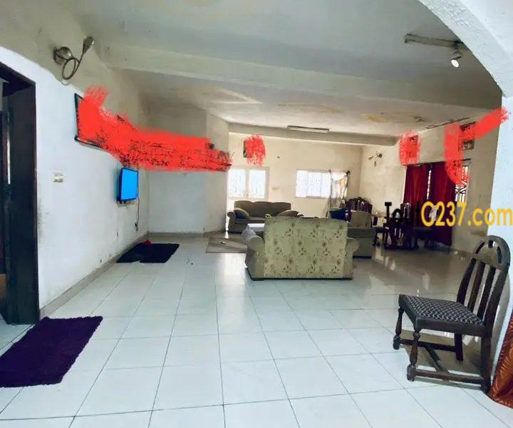 Duplex à louer à Logpom, Douala