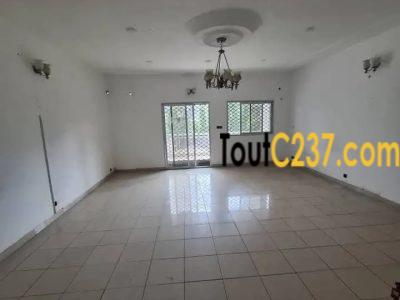 Immeuble (Duplex) à louer à Bonanjo