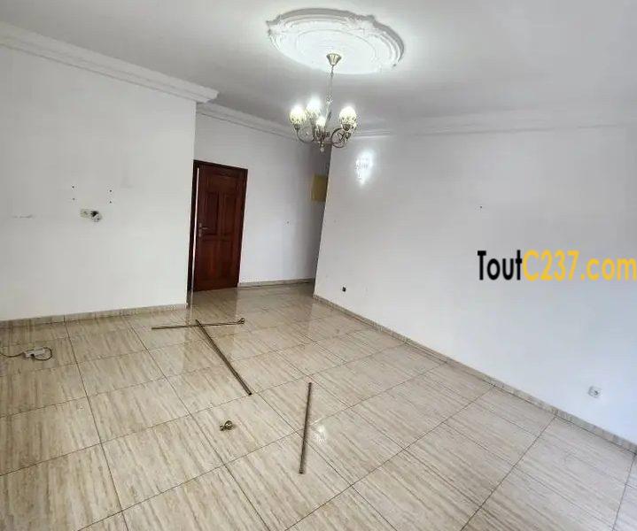 Appartement à louer à Bali, Douala