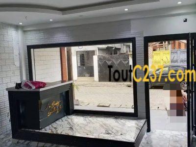 Boutique à louer à Bonapriso