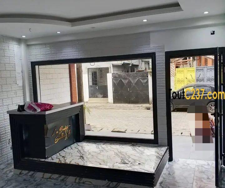 Boutique à louer à Bonapriso