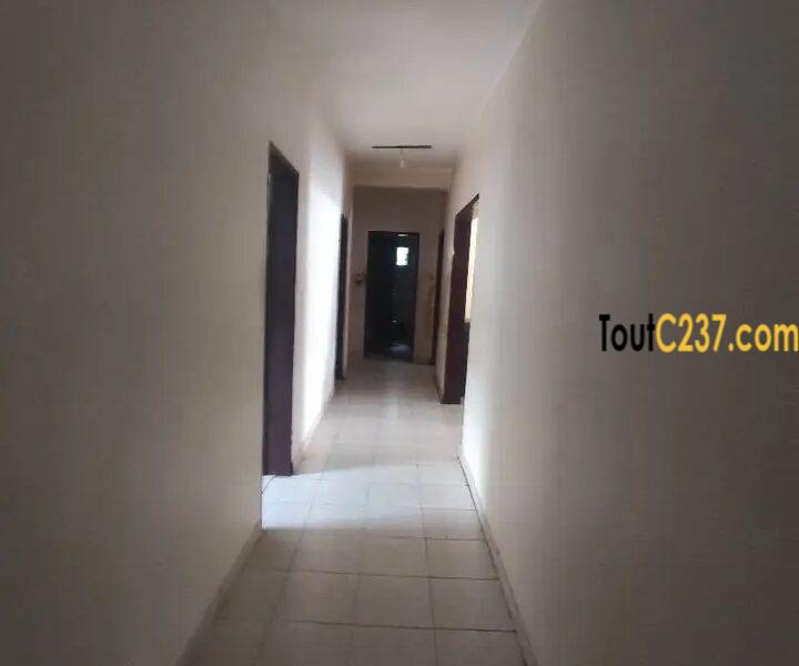 Villa à louer à Logpom Douala