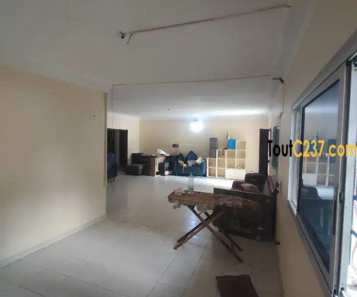 Villa à louer à Logpom Douala