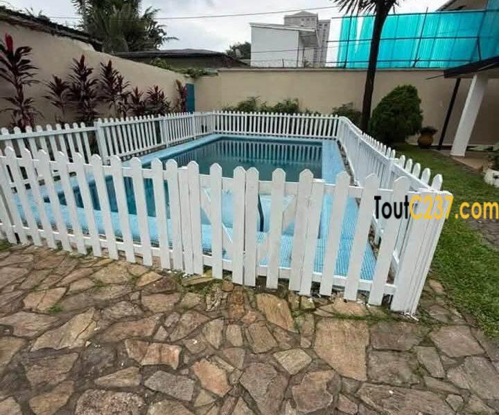 Duplex à louer à Bonapriso avec piscine
