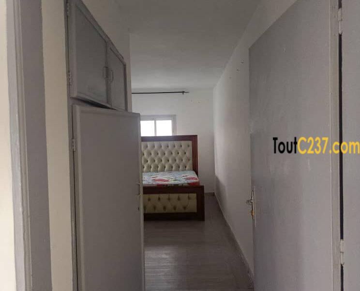 Studio moderne à louer à Akwa