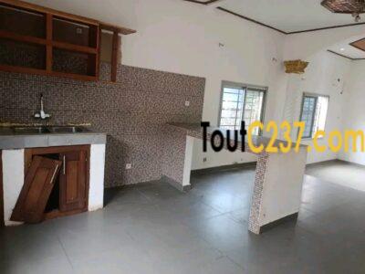 Villa de 4 chambres à louer à Yassa Cité Chirac