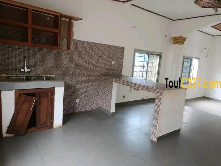 Villa de 4 chambres à louer à Yassa Cité Chirac