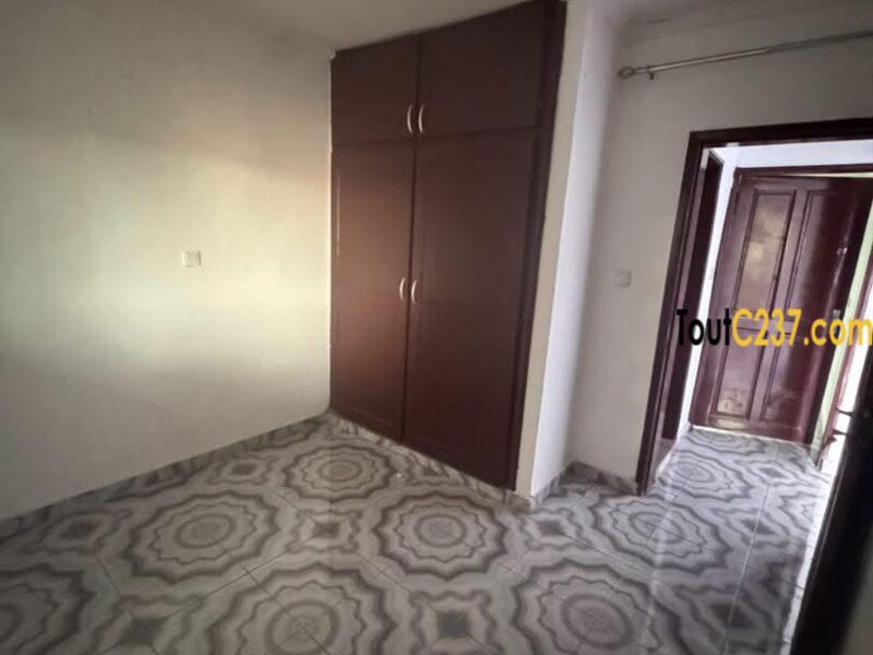 Appartement à louer à Bonamoussadi