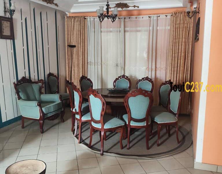 Maison R+1 à vendre à Bonamoussadi, Douala